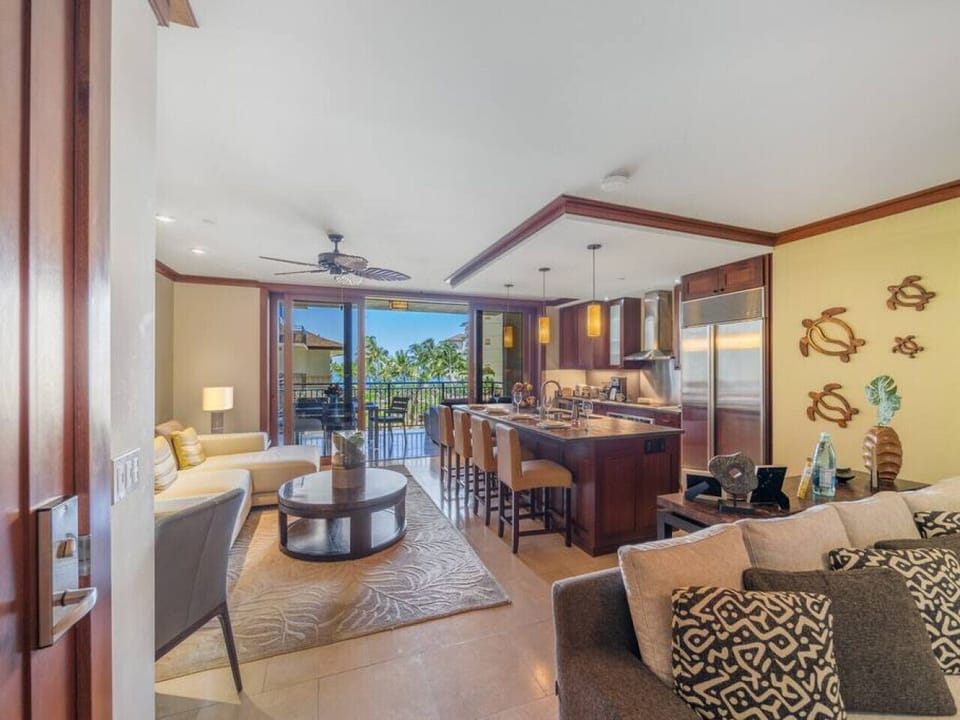 Open floor plan to enjoy your time with family and friends