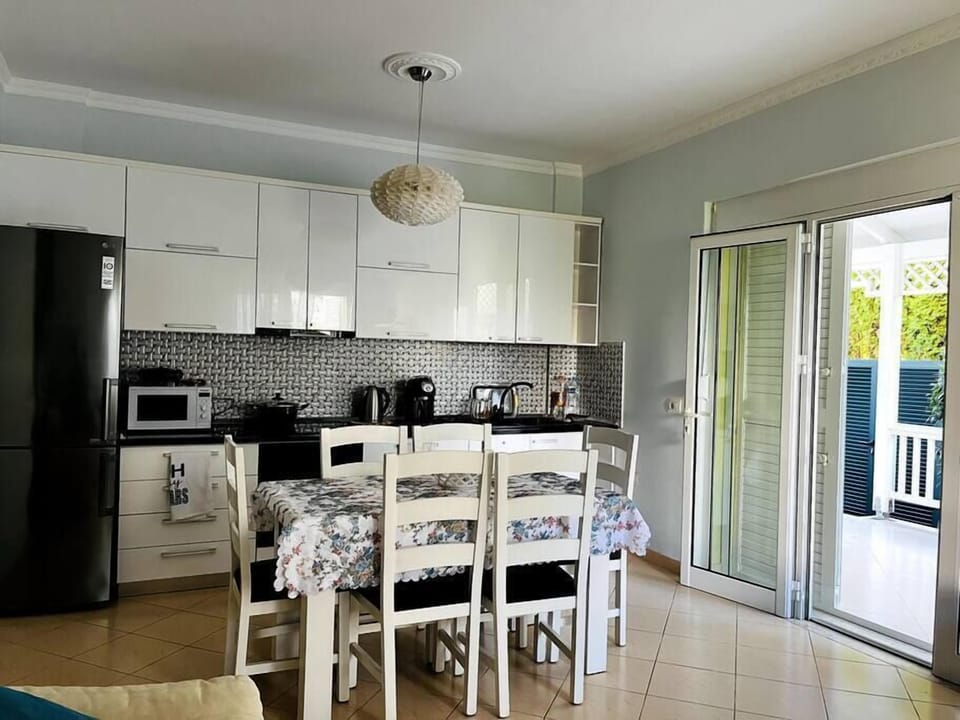 Kitchen (1)