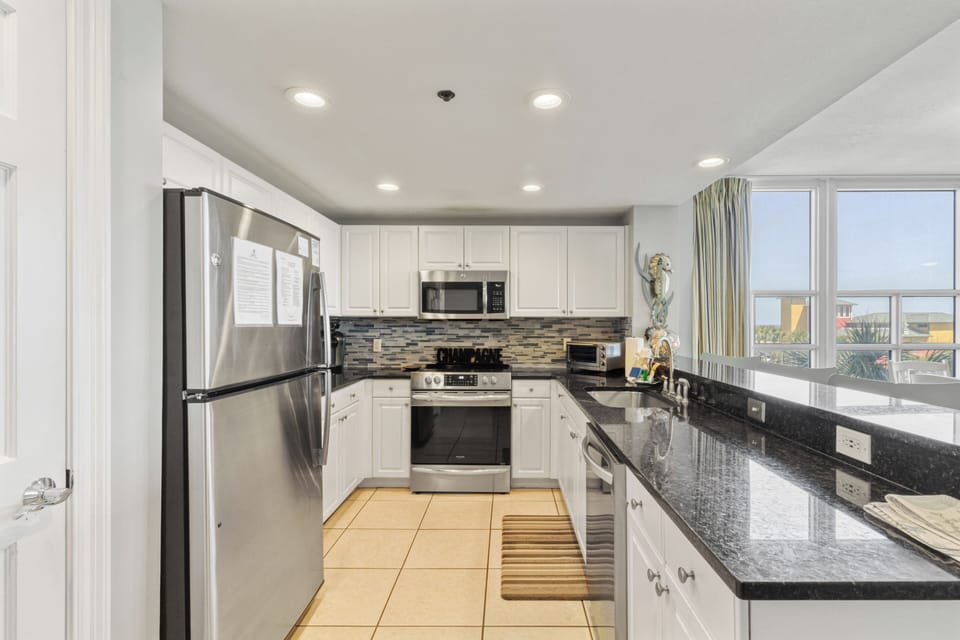 Fully equipped kitchen