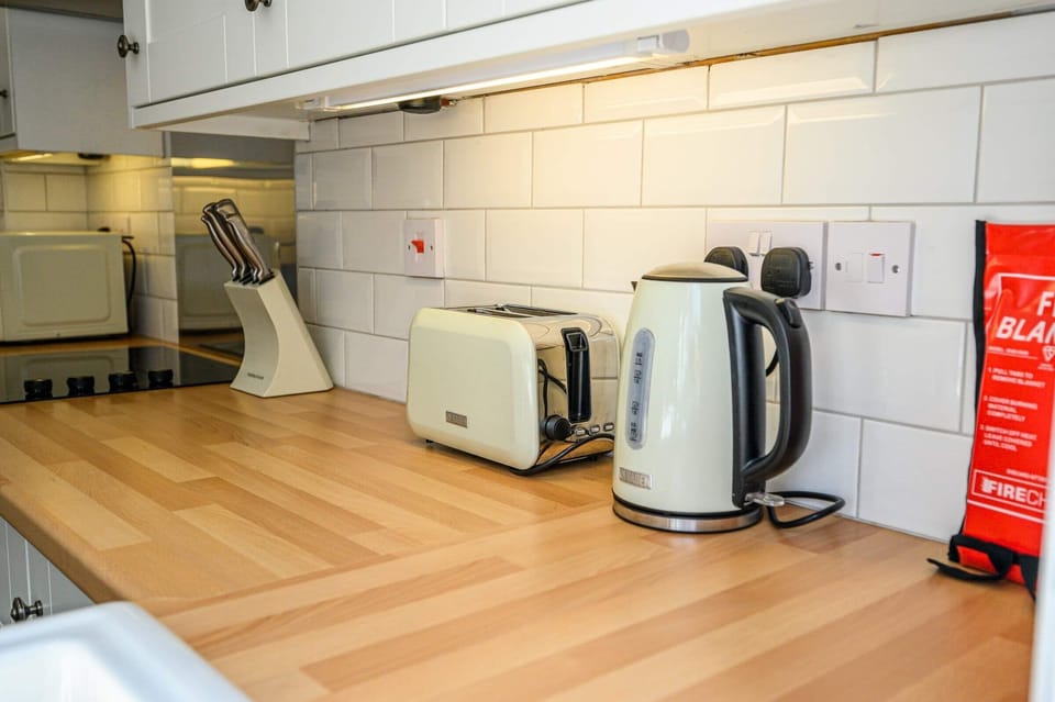 Toaster & kettle
