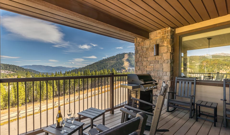Outdoor Space With Grill & great views