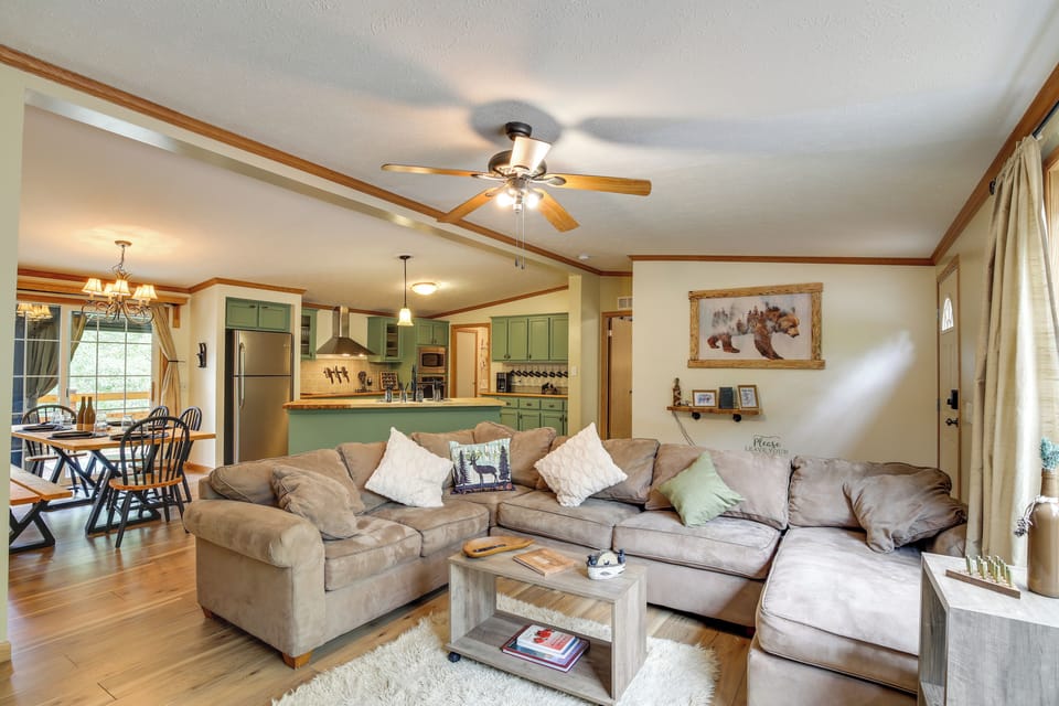 Living Room | Free WiFi | Central A/C & Heating | Full Sleeper Sofa