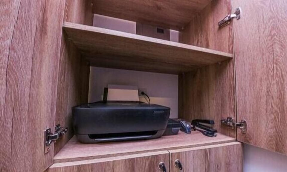 En el coworking encontraras lo esencial para realizar tus trabajos.

In coworking you will find the essentials to carry out your work.