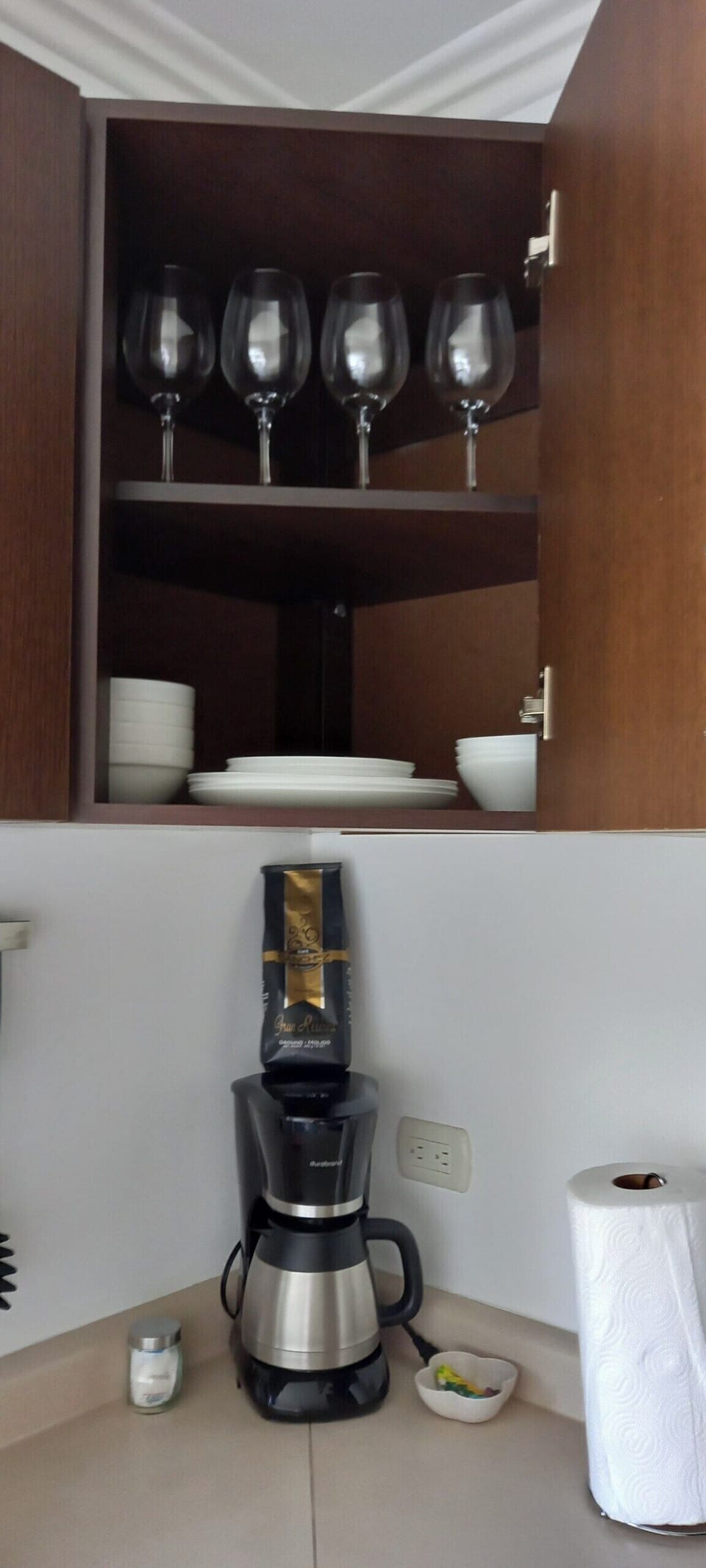 Utensilios de cocina perfectos para la comodidad del huésped. Contamos con un delicioso café para su estadía. 