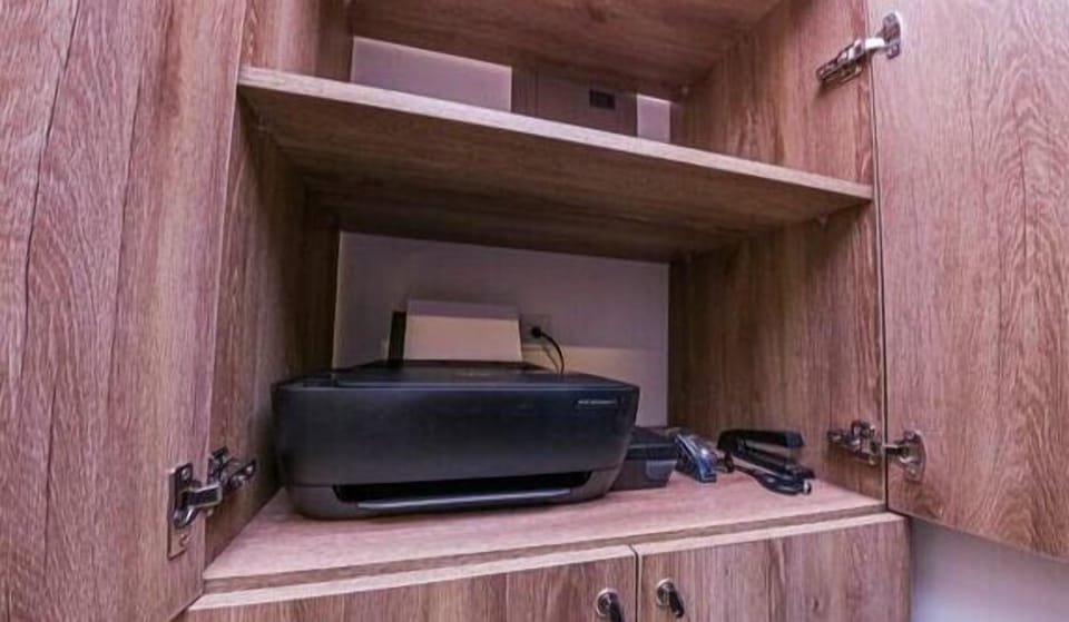 En el coworking encontraras lo esencial para realizar tus trabajos.

In coworking you will find the essentials to carry out your work.