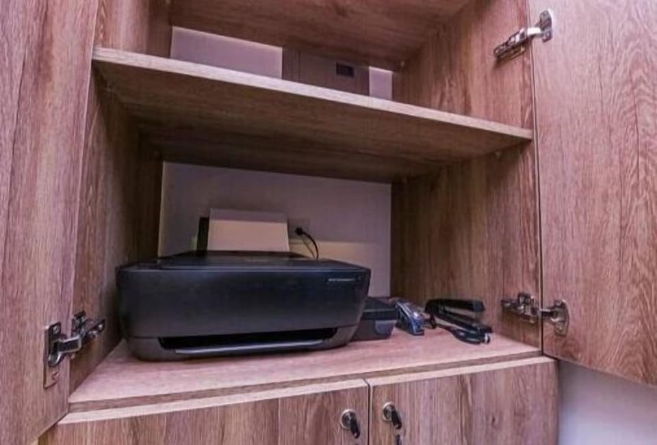 En el coworking encontraras lo esencial para realizar tus trabajos.

In coworking you will find the essentials to carry out your work.