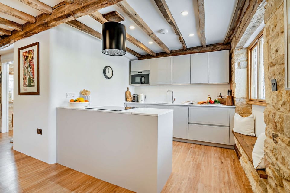 Butcher's Flat Kitchen - StayCotswold