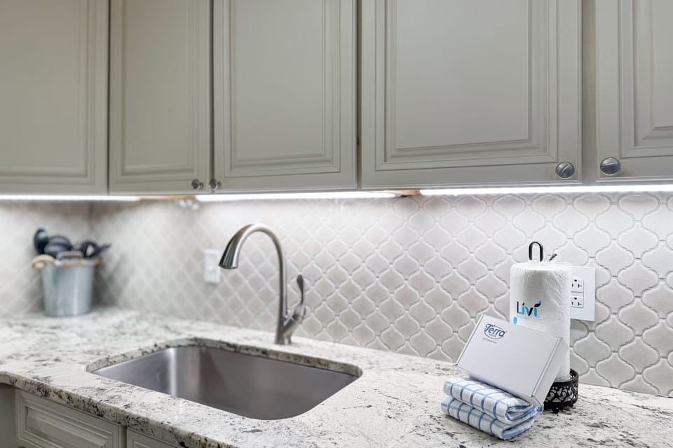Kitchen amenities