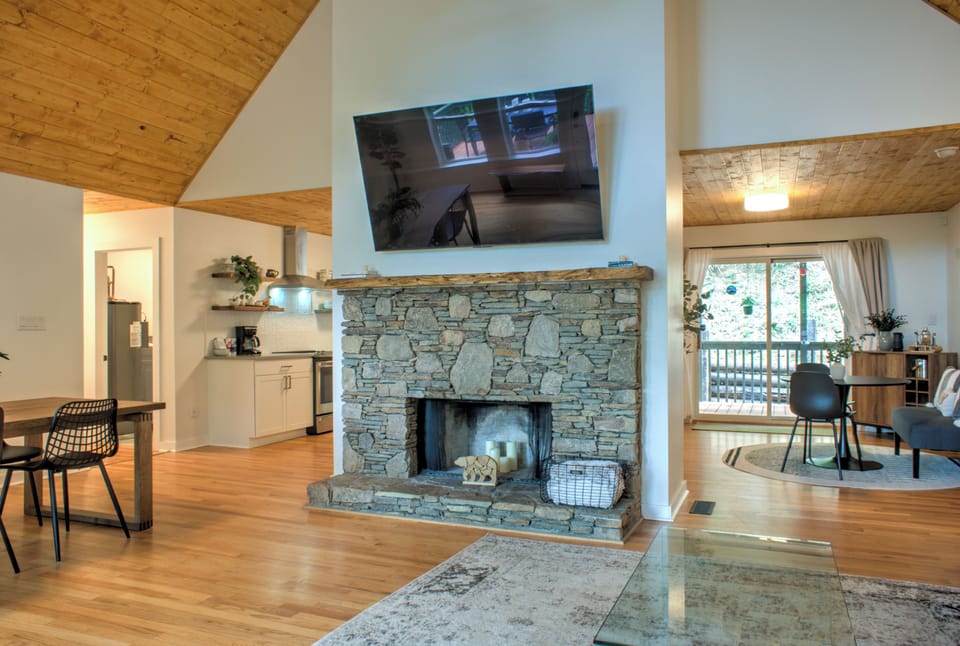 Smart TV (Fireplace not available)