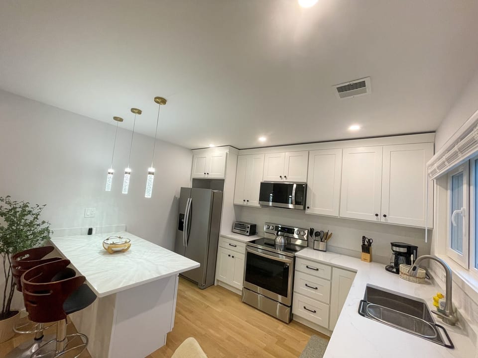Kitchen and dining area, totally equipped like a home kitchen