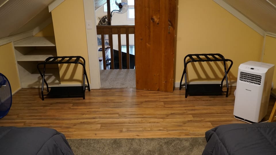 Upstairs bedroom with 2 full beds 