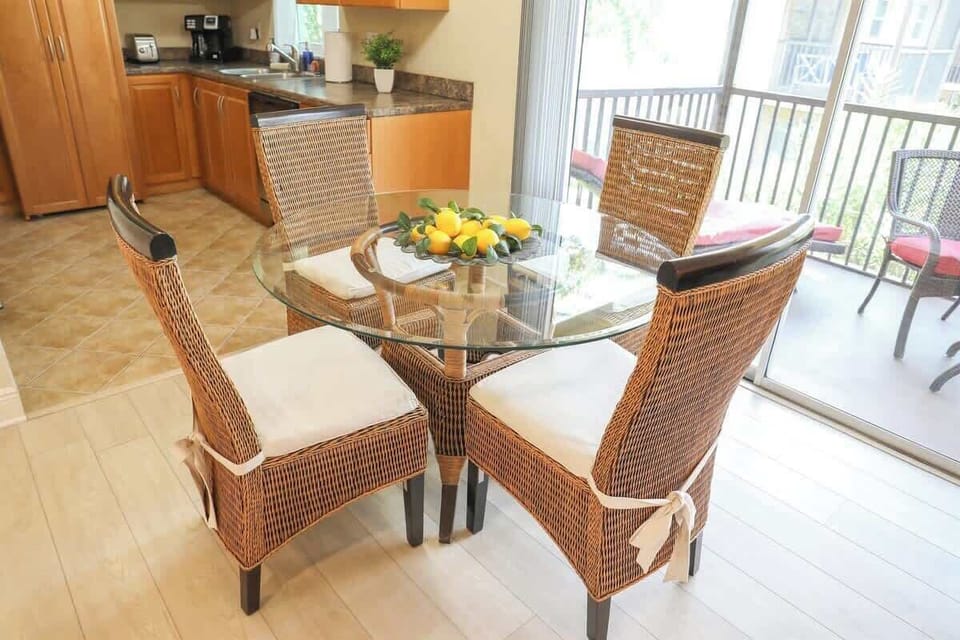 Dining room table for four in Sunnyside Palms vacation rental, Fountains of Largo Condo.