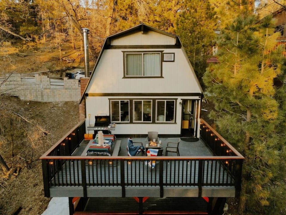 Upper Patio that takes in all the mountain fresh air!