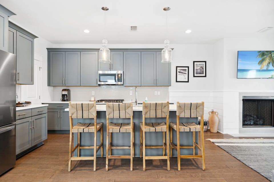 Fully applianced kitchen