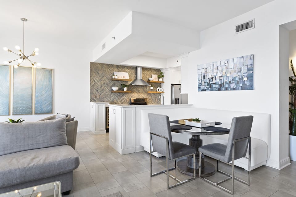 24-Ariel-Dunes-I-Penthouse-2402-Dining