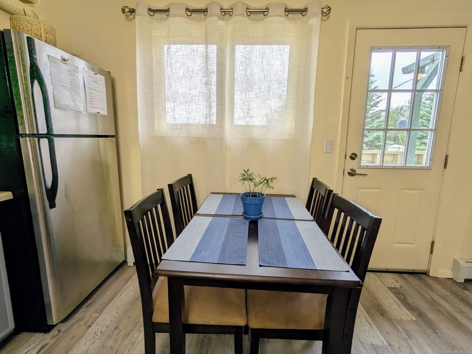 Fully equipped kitchen with dining for four.