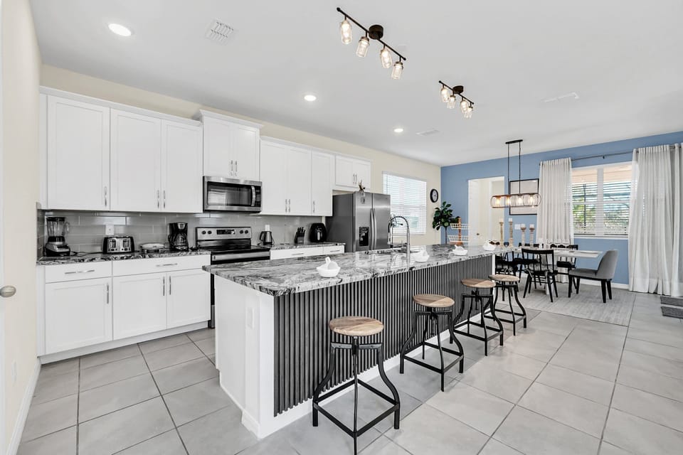 6-web-or-mls-2059-tropical-palms-cir