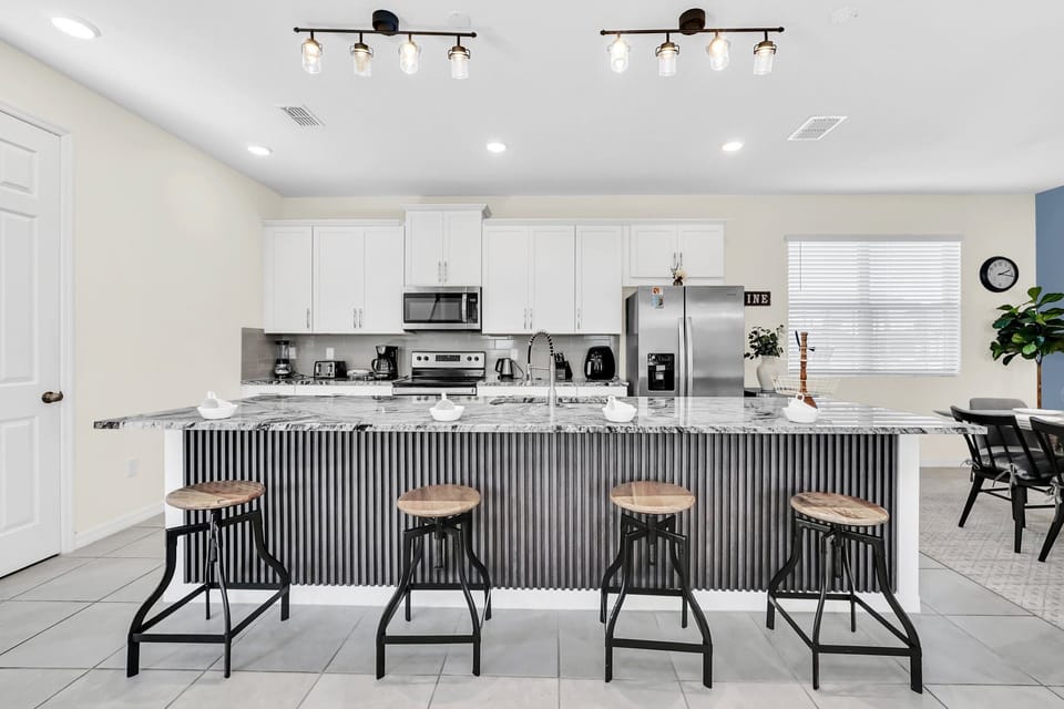 7-web-or-mls-2059-tropical-palms-cir