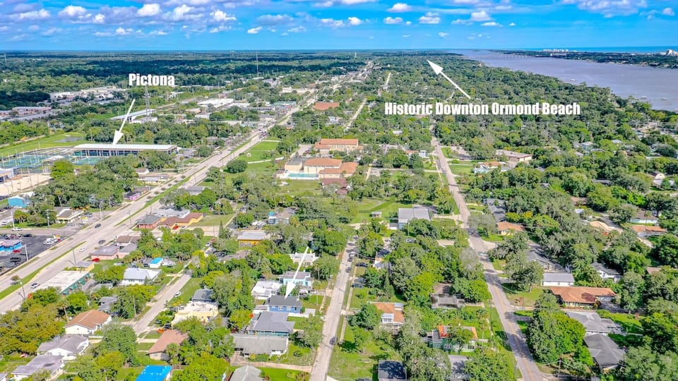 Minutes to Ormond Beach/Pictona 2 Blocks Away