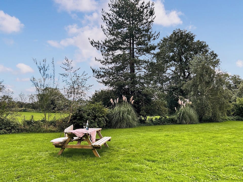 Outdoor eating area | Chestnut Cottage, Coxley Wick, near Wells