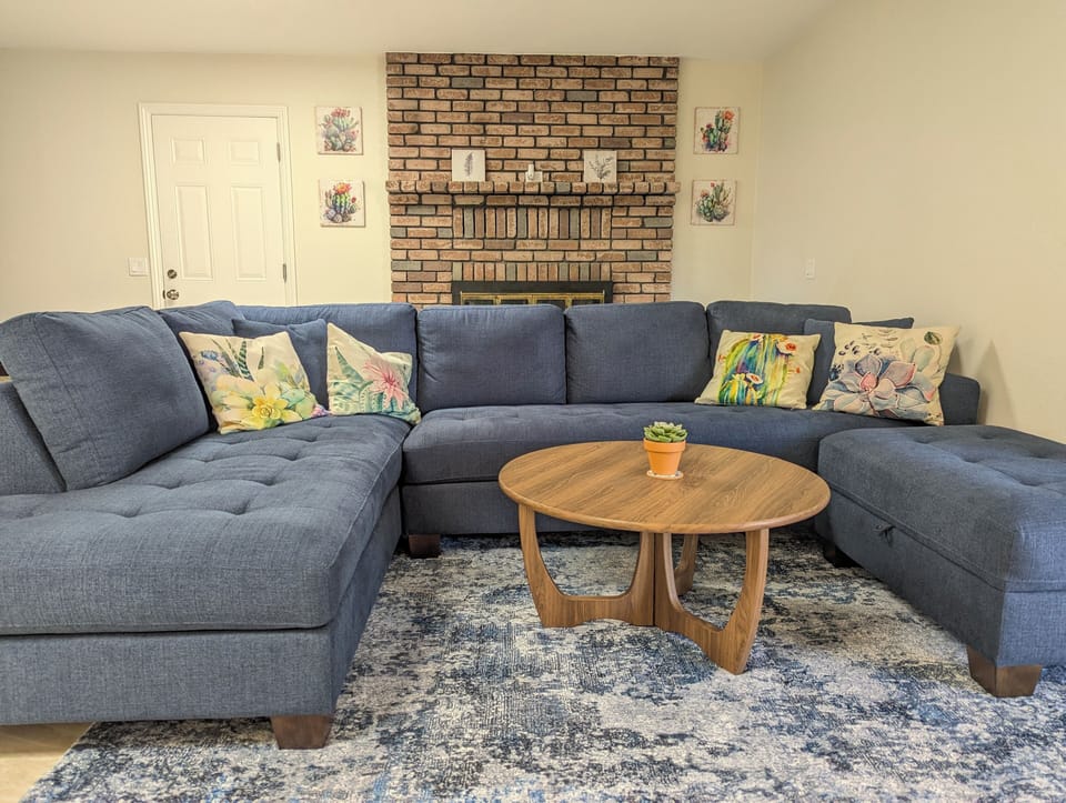 Livingroom couch and coffee table