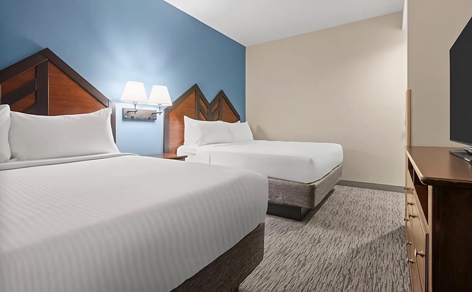 Drift off in crisp linens on comfortable double beds.