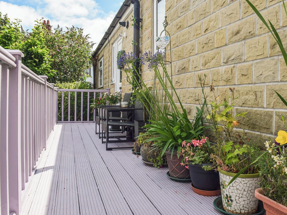 Exterior | Lily Lodge, Almondbury, near Huddersfield