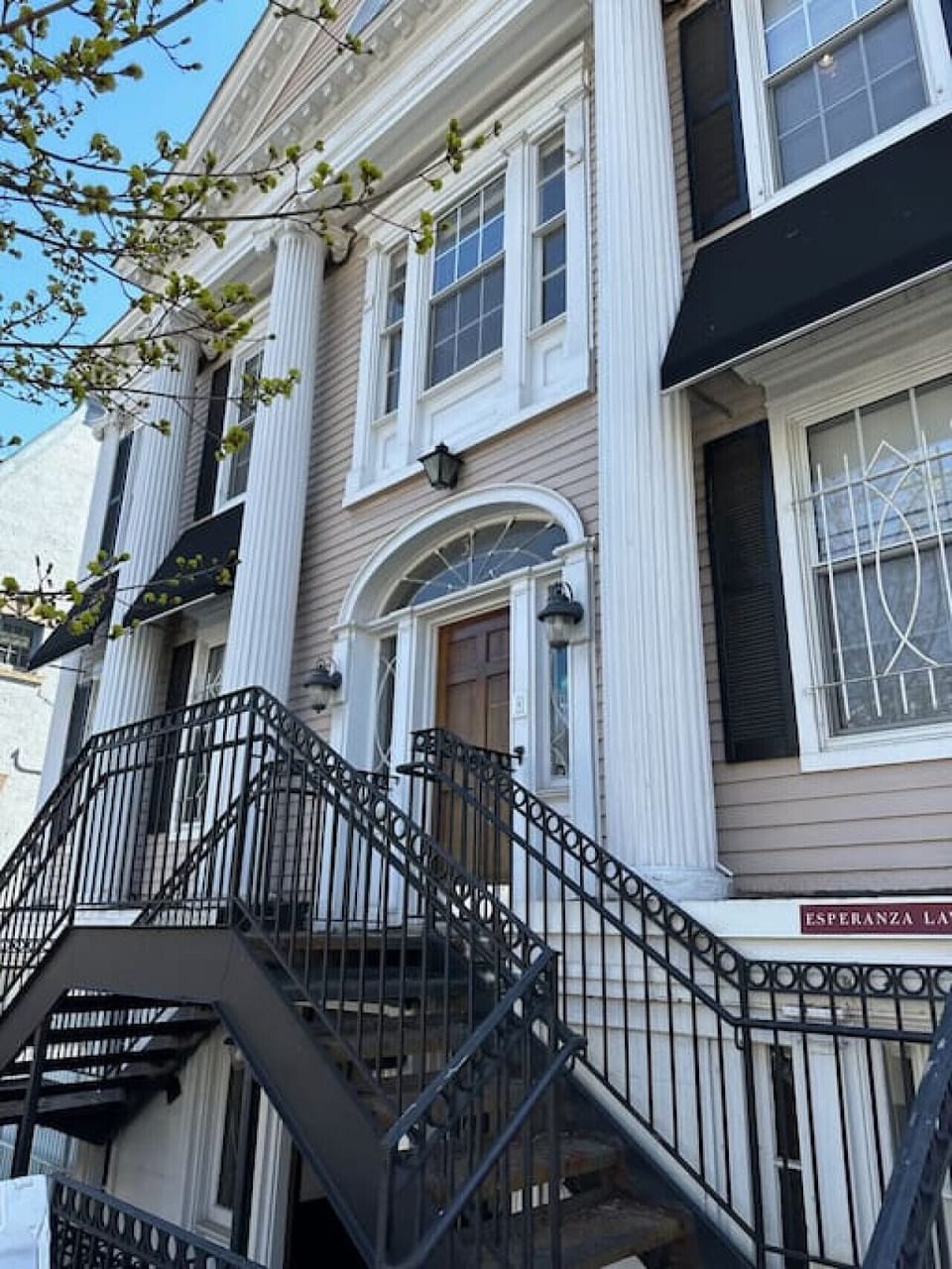 Downtown New Haven Vacation Rental Near Yale – Enjoy a peaceful, centrally located stay just two blocks from the New Haven Green, complete with a private east-lot entrance for minimal  traffic.