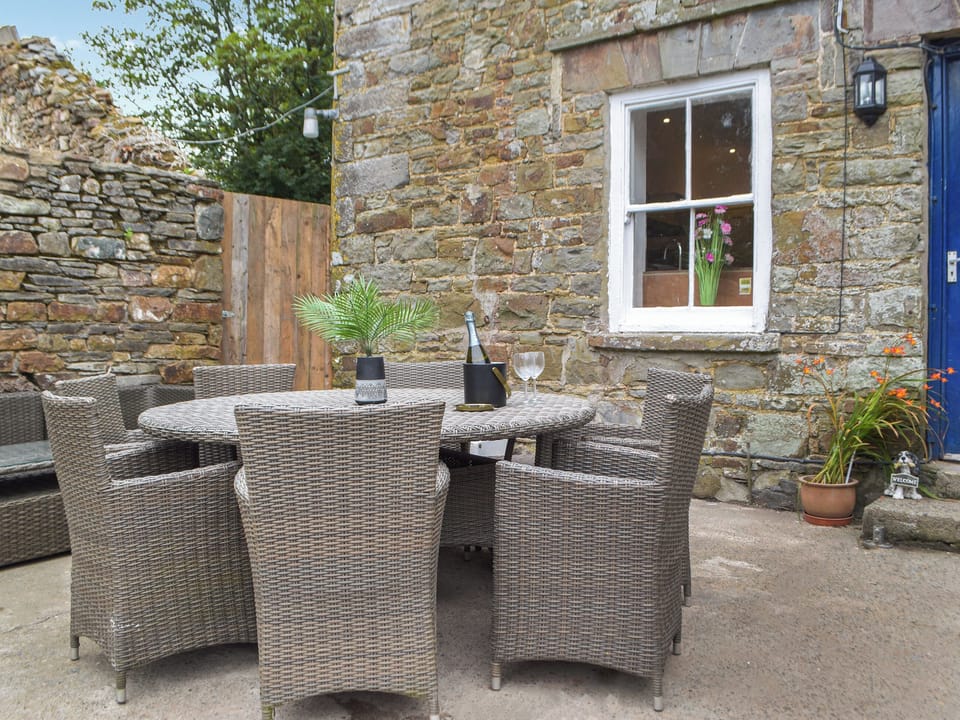 Sitting-out-area | The Farmhouse, Pelcomb, near Newgale