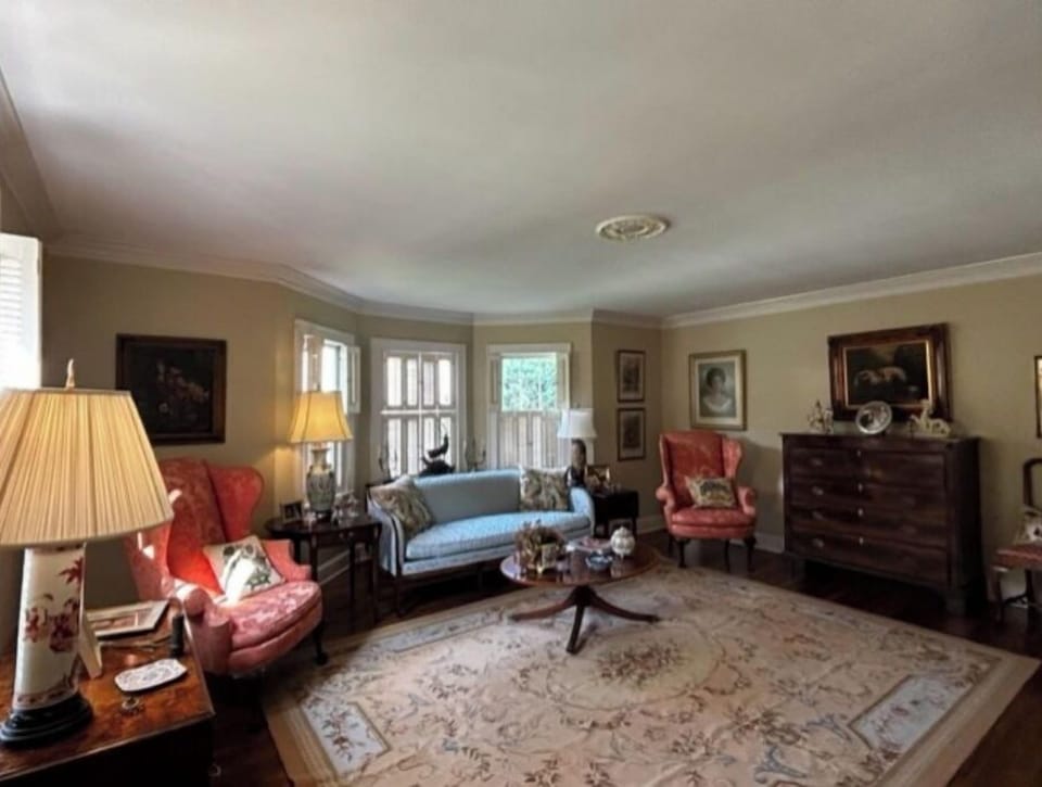 Living room with gas fireplace