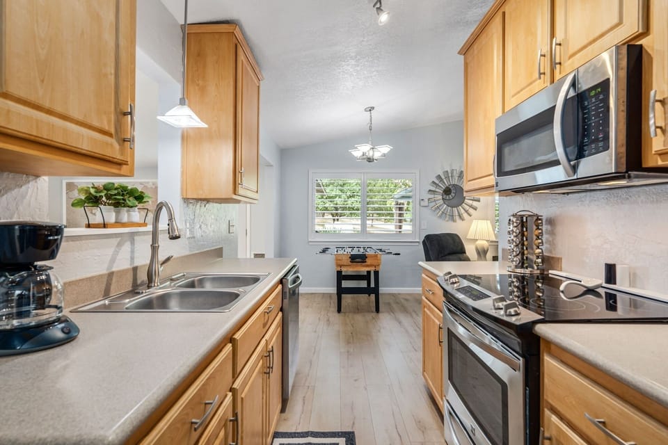 Indoors, Lamp, Kitchen, Microwave, Oven