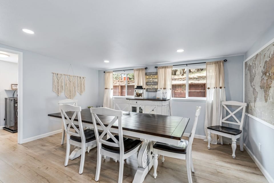 Dining Room, Dining Table, Furniture, Indoors, Table