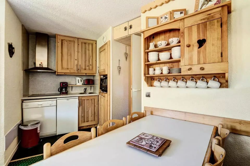 Fridge, microwave, dishwasher, coffee/tea maker