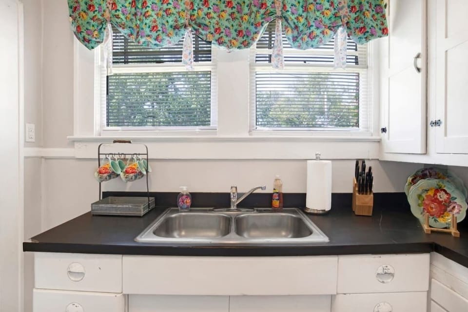 Kitchen sink