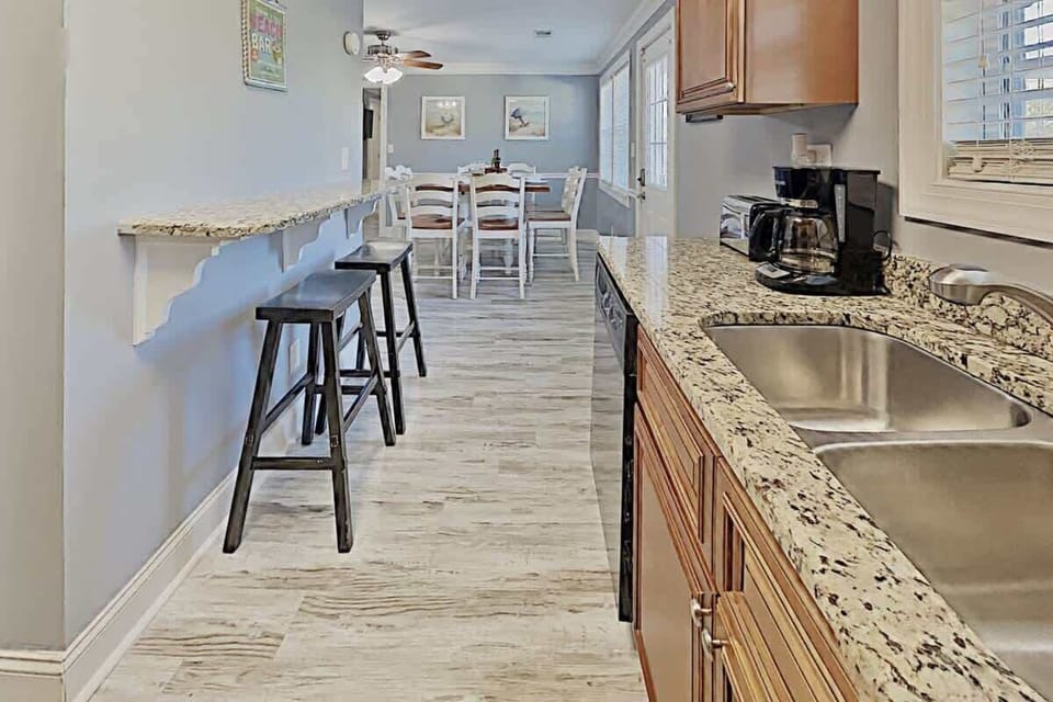 Other photo of the kitchen and equipment