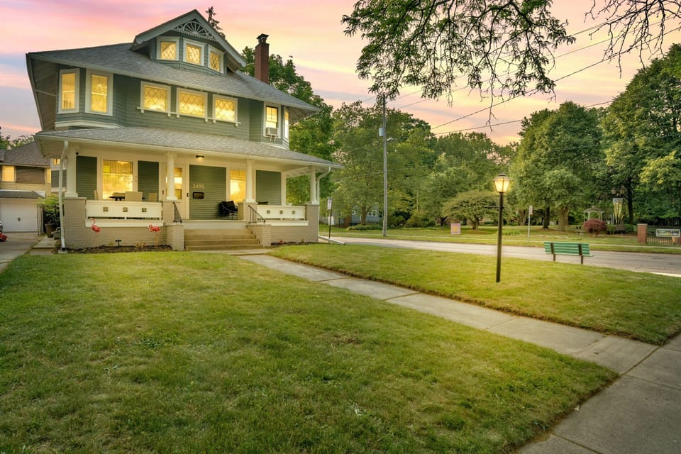 Exterior of home located next to Arboretum 