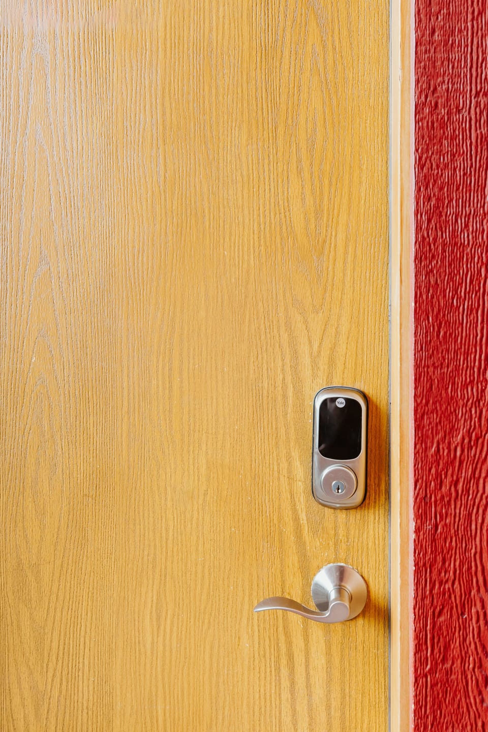 [Entrance] Self check-in is a breeze with our smart lock and unique entry code