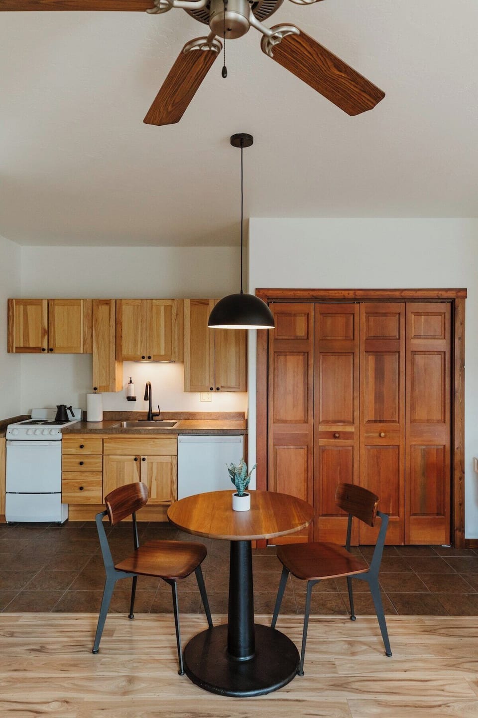 [Kitchen area] Enjoy a fresh cup of Montana Coffee Traders coffee at our inviting dining area before hitting the trails!