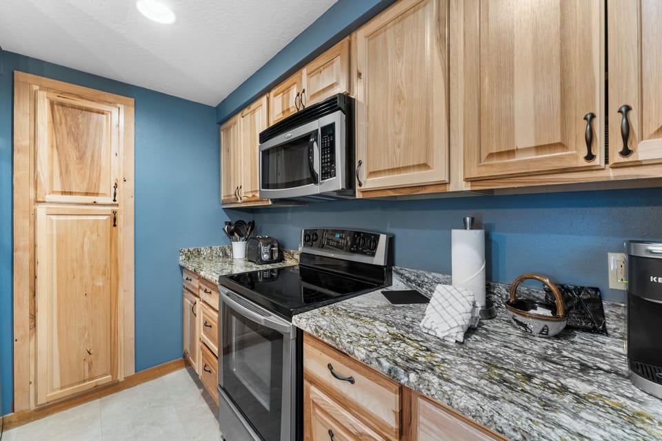 We try to put everything you need in this kitchen. 