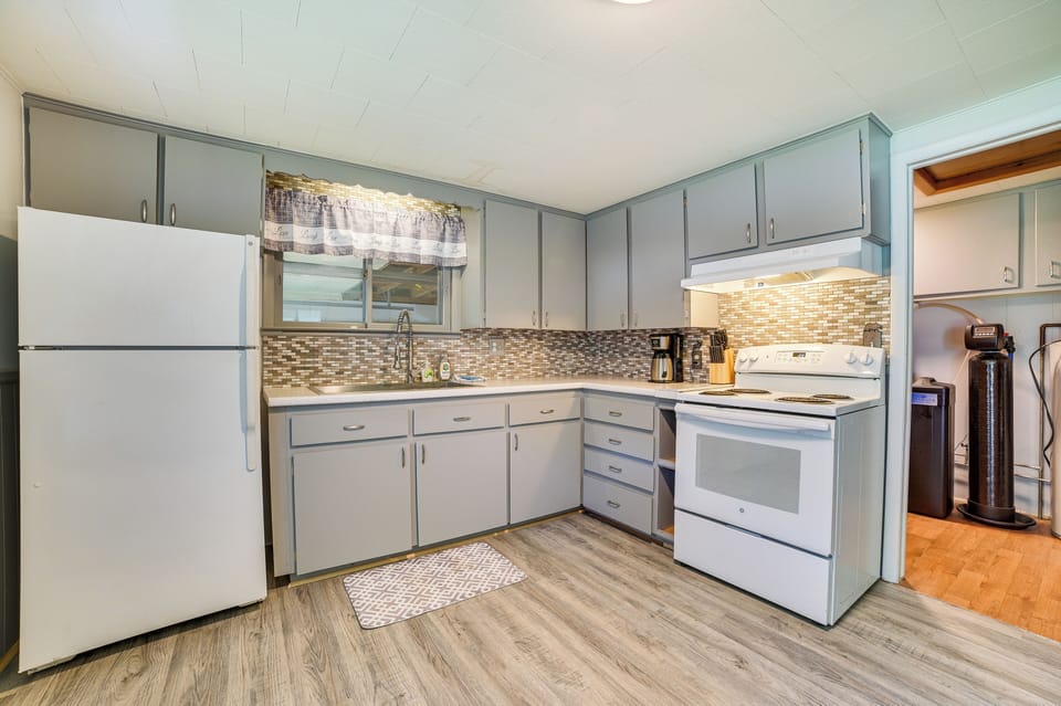 Kitchen | Crockpot | Drip Coffee Maker | Toaster | Toaster Oven