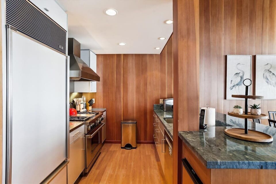 mail level kitchen