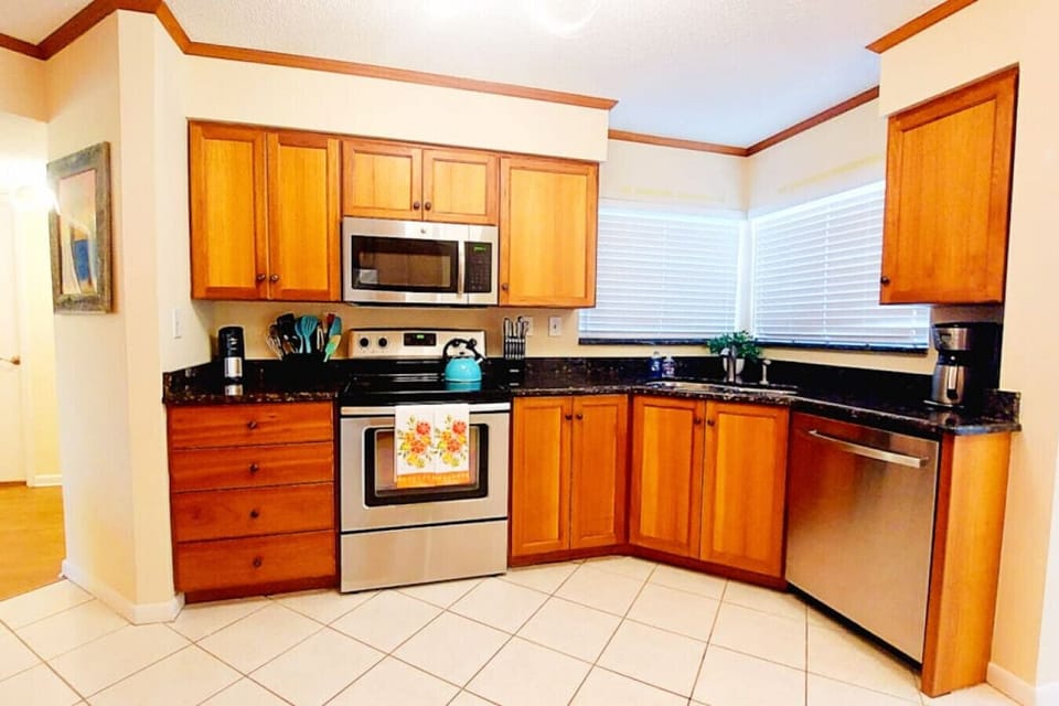 Kitchen equipped with all basic necessities.