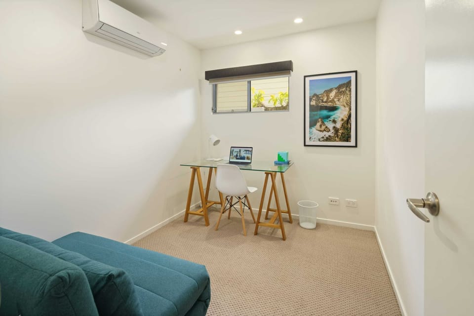 The study has a fold out single sofa as well as A/C