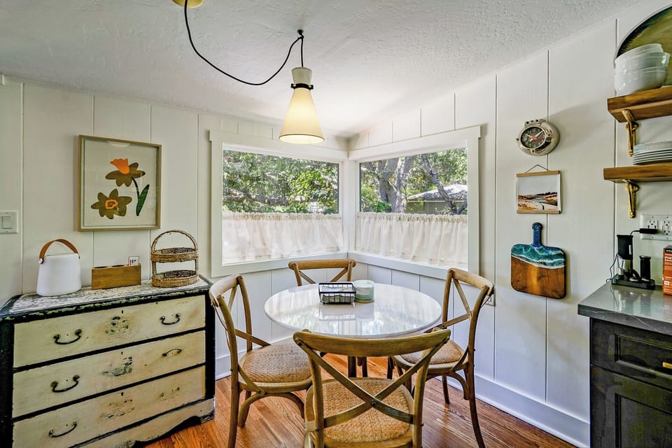 Breakfast nook