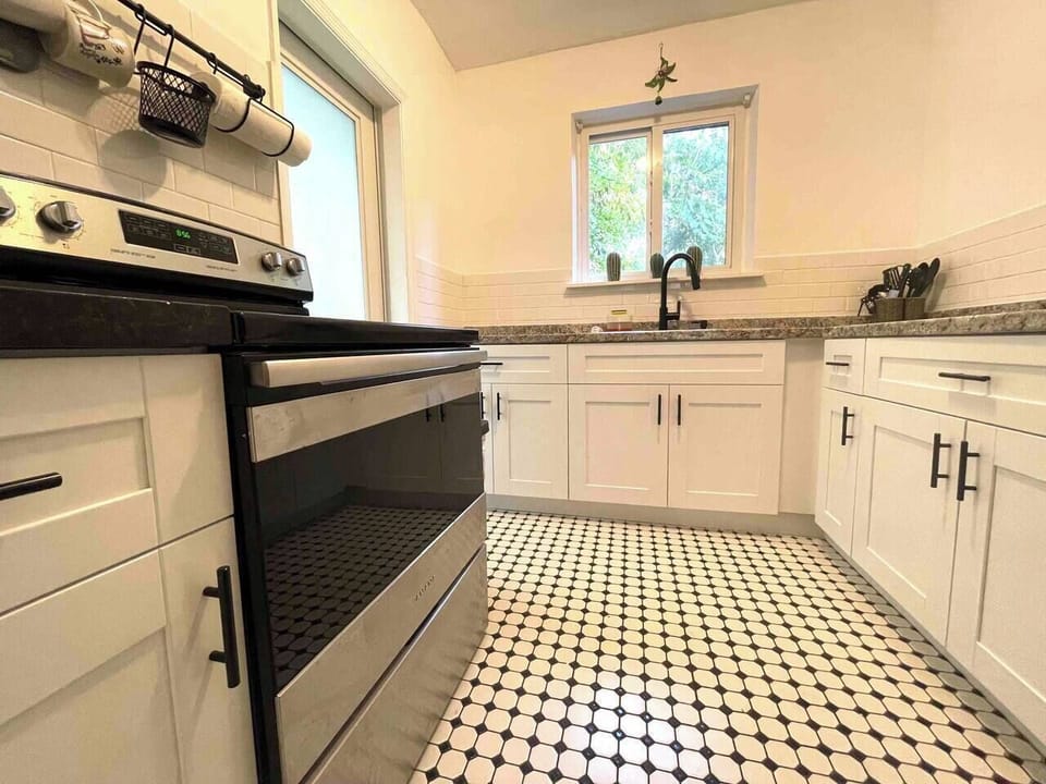 Full equipped kitchen.