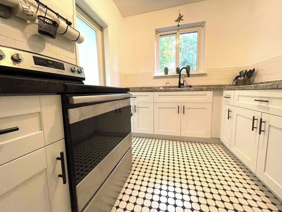 Spacious and comfortable to enjoy the meal preparation with your family.