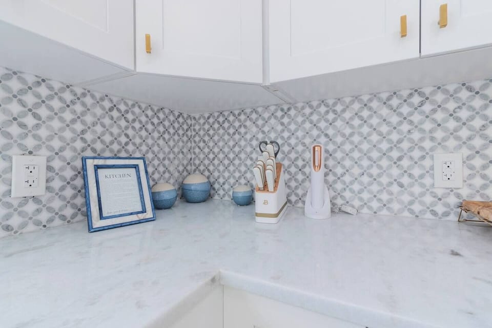 Chef inspired kitchen fully equipped for stays