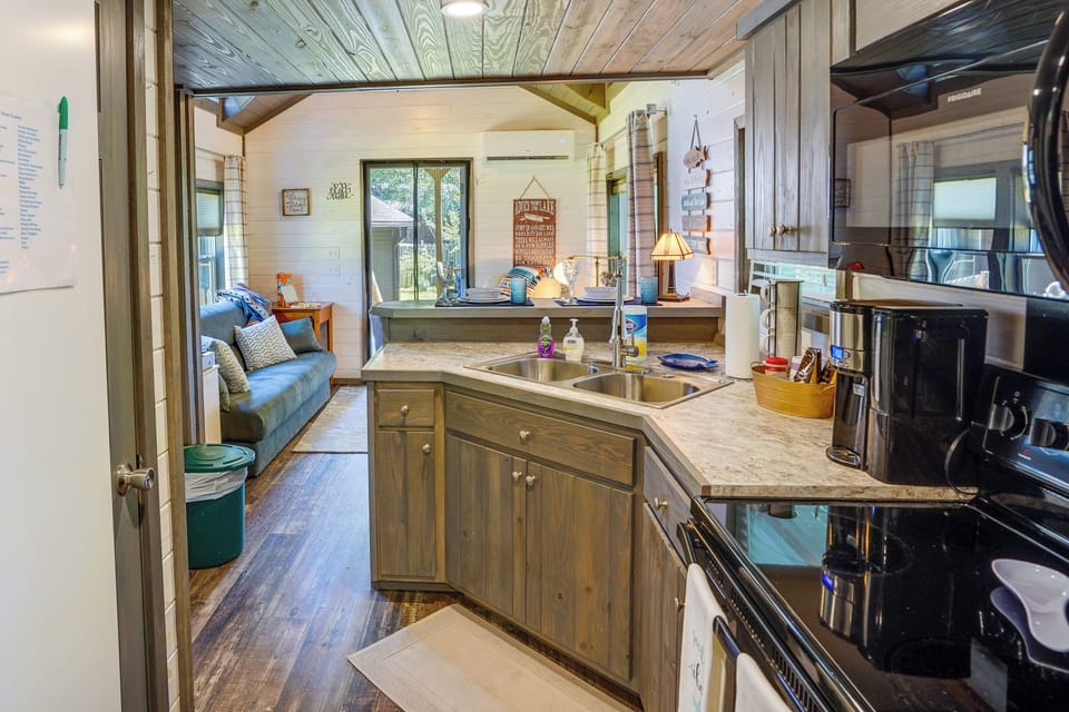 Kitchen | Coffee Maker | Blender | Crockpot | Toaster | Cooking Basics | Spices