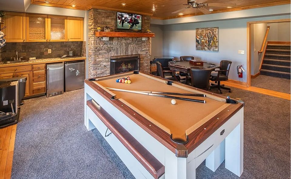 Wet Bar & Game Room with Billiards, Ping Pong, Multicade Game, and Poker