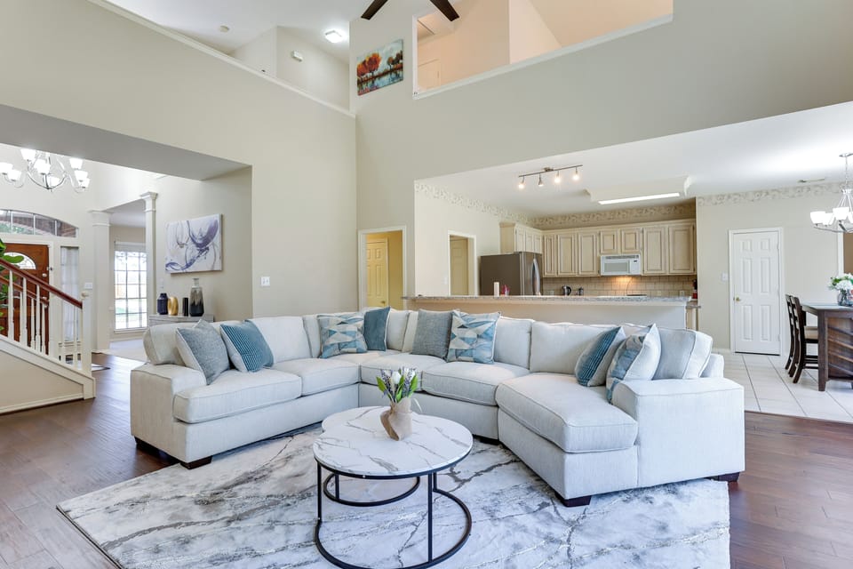 Sugar Land Vacation Rental | 4BR | 4.5BA | Stairs Required | 3,614 Sq Ft